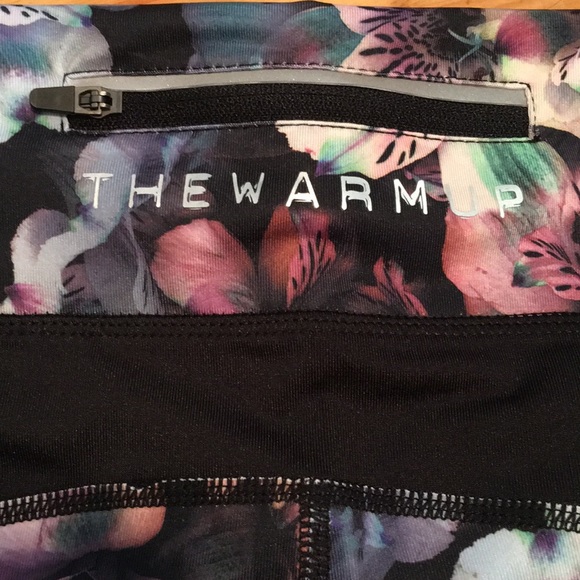 Jessica Simpson Plus Size Wild Flora Capri Legging - Picture 9 of 10